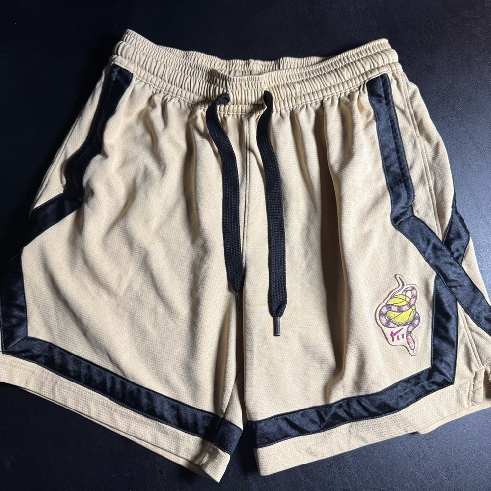 Women’s Nike Dri Fit Fly Crossover Basketball Shorts Gold/ Black Sz S